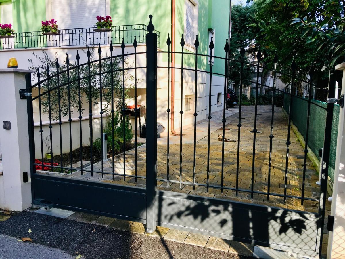 Residenza Elena Διαμέρισμα Ρίμινι Εξωτερικό φωτογραφία